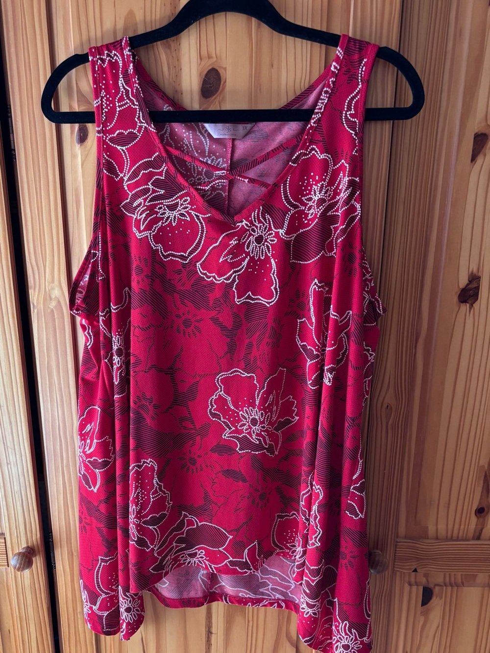 SJS Red Floral Scoop Neck Tank Top